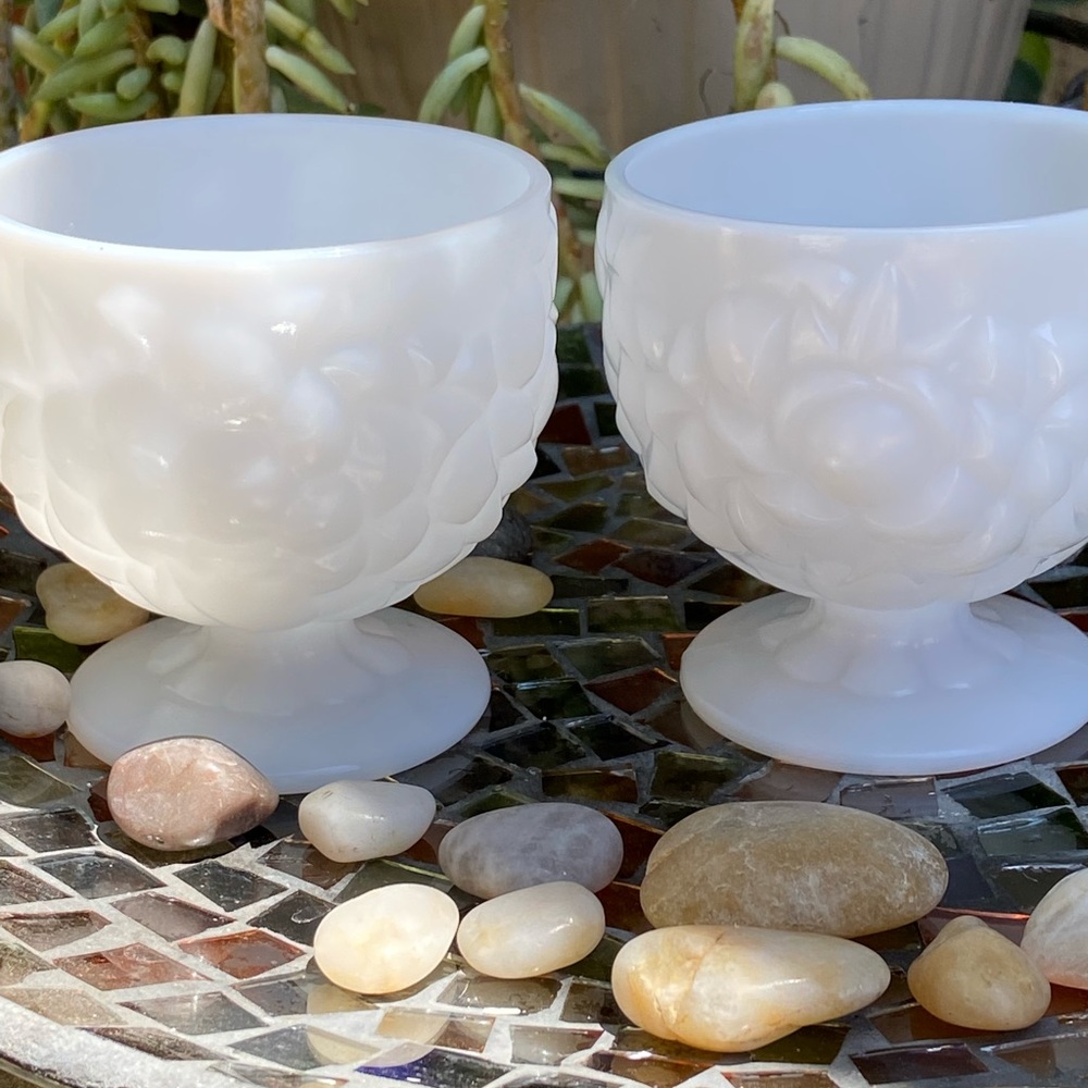 Vintage Milk glass desert or candy small glasses.